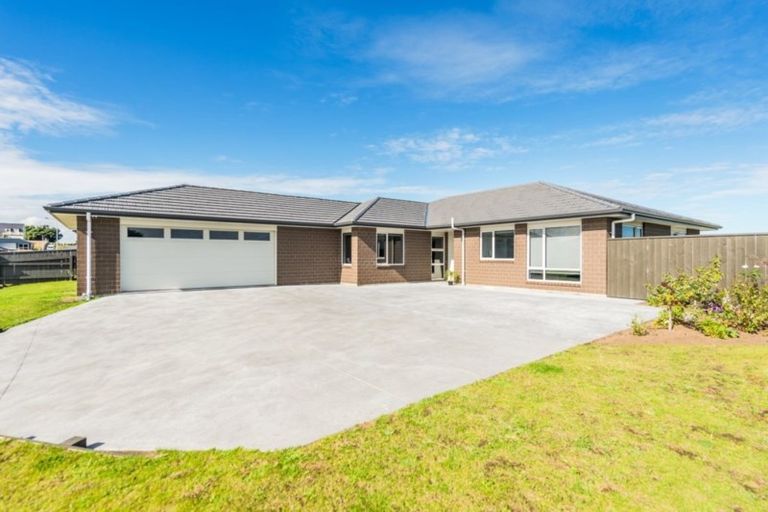 Photo of property in 37 Magnolia Crescent, Tawhero, Whanganui, 4501