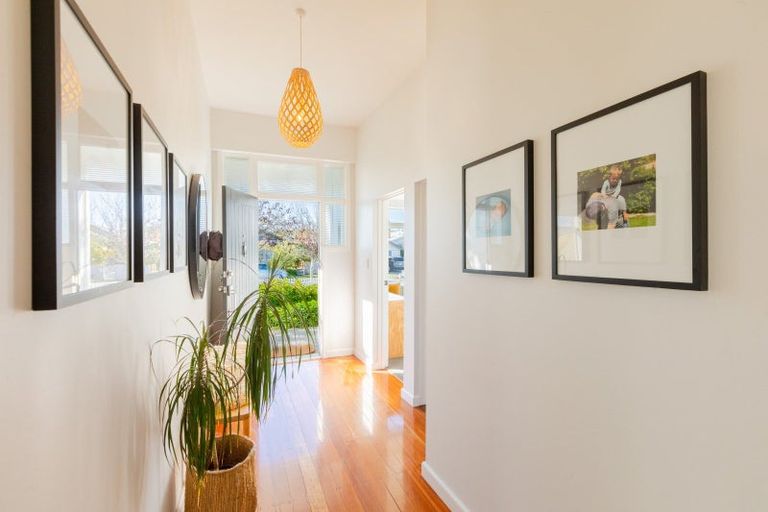 Photo of property in 100 Vigor Brown Street, Napier South, Napier, 4110