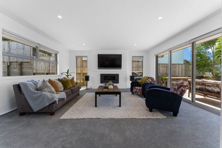 Photo of property in 55b Paynters Avenue, Strandon, New Plymouth, 4312