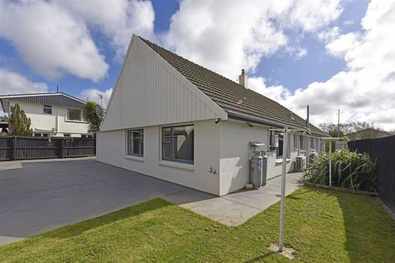 Photo of property in 33 Raxworthy Street, Ilam, Christchurch, 8041
