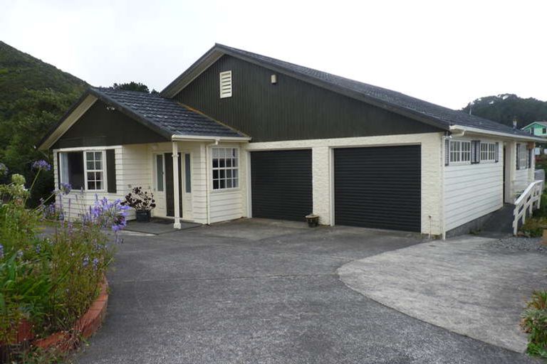 Photo of property in 8 Epping Grove, Karori, Wellington, 6012