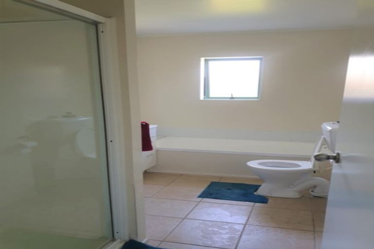 Photo of property in 5 Carn Place, Weymouth, Auckland, 2103