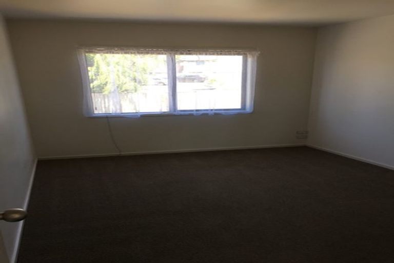 Photo of property in 1/13 John Jennings Drive, Oteha, Auckland, 0632