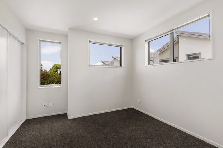 Photo of property in 8/15 Awamutu Grove, Waiwhetu, Lower Hutt, 5010