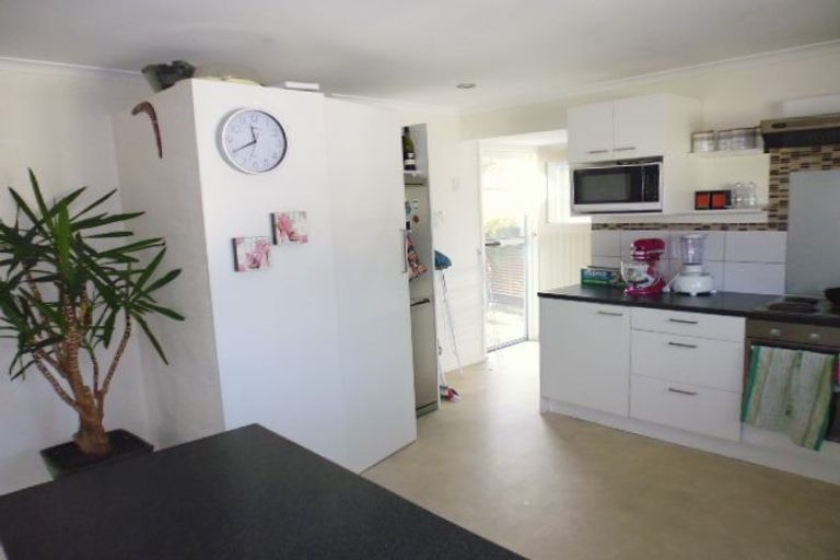 Photo of property in 1/1030 High Street, Avalon, Lower Hutt, 5011