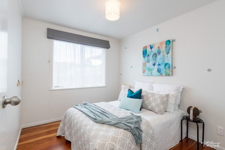 Photo of property in 14 Prestige Place, Maoribank, Upper Hutt, 5018