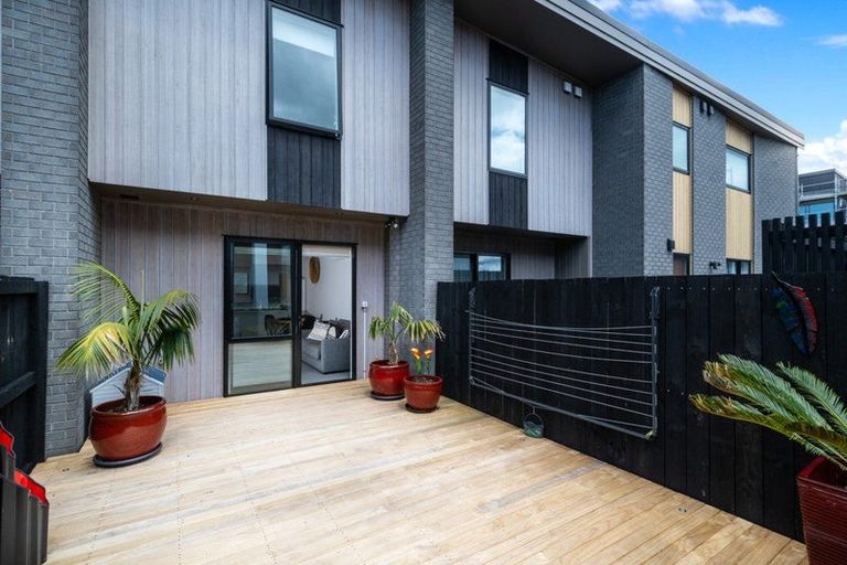 Photo of property in 8 Arvo Lane, Hobsonville, Auckland, 0616