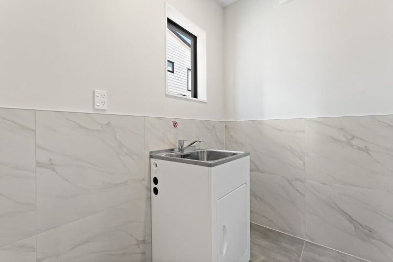 Photo of property in 24b Poinsettia Place, Henderson, Auckland, 0610