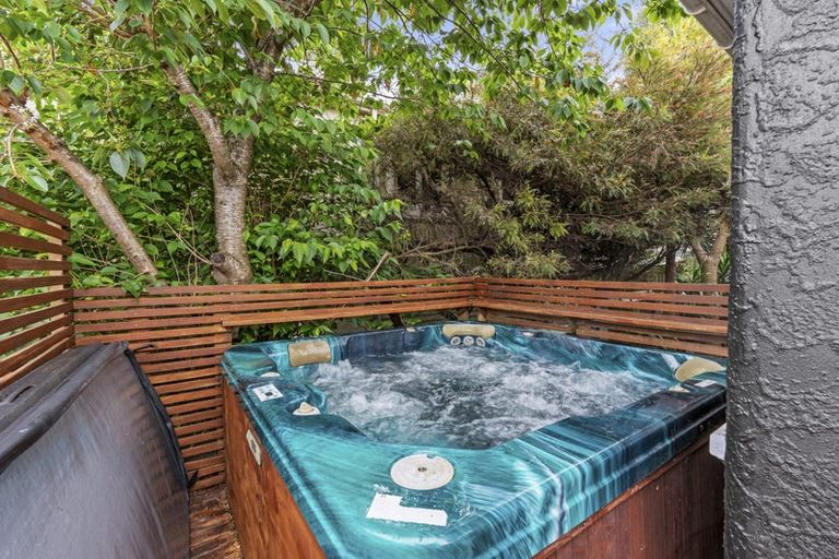 Photo of property in 63 Whiteley Street, Moturoa, New Plymouth, 4310