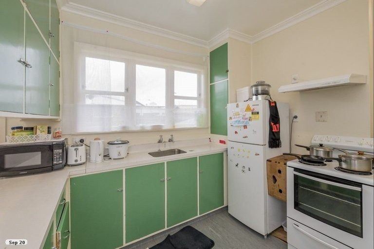 Photo of property in 21 Stanley Street, Levin, 5510