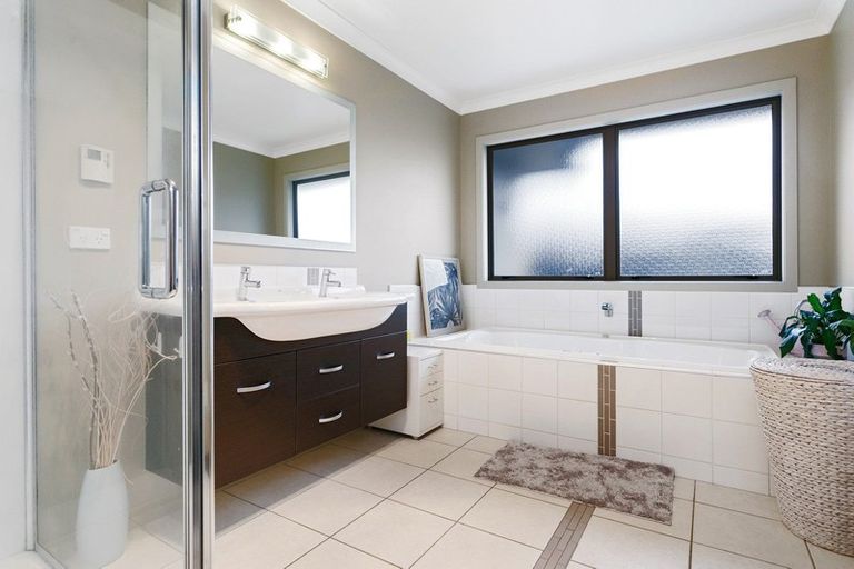 Photo of property in 3 Cooper Crescent, Cambridge, 3434