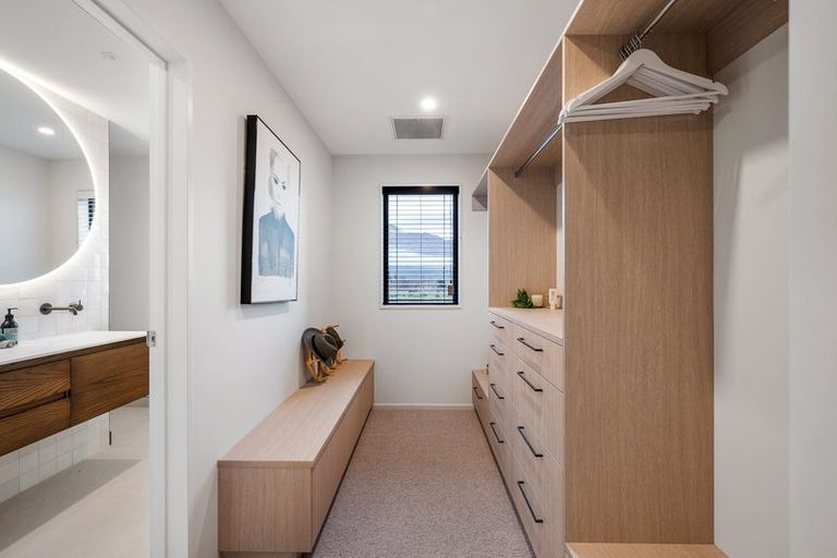 Photo of property in 72 Kirimoko Crescent, Wanaka, 9305