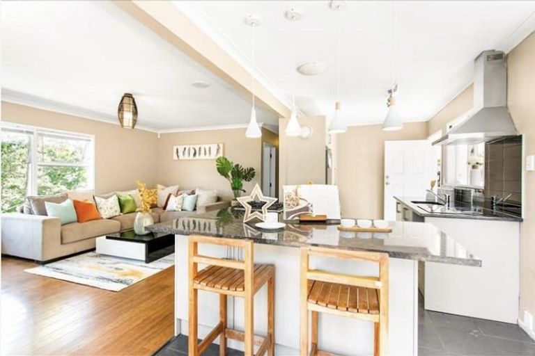 Photo of property in 48 Hilling Street, Titirangi, Auckland, 0604