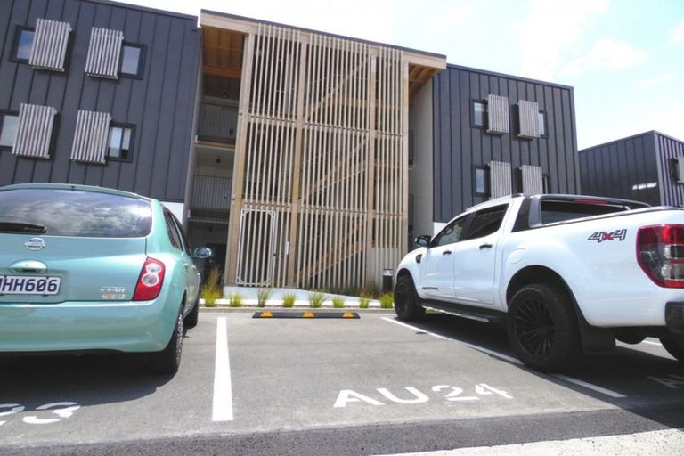 Photo of property in 8/167 Hobsonville Point Road, Hobsonville, Auckland, 0616