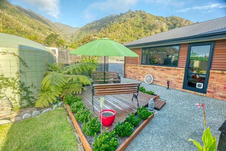 Photo of property in 12a Cargills Road, Barrytown, Runanga, 7873