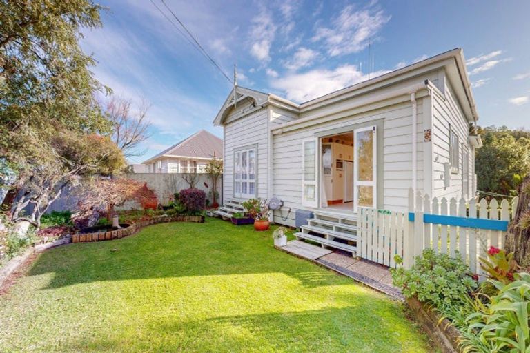 Photo of property in 12 Miller Avenue, Paeroa, 3600