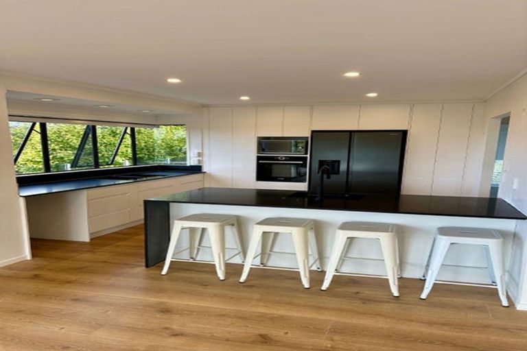 Photo of property in 1/35 Aberdeen Road, Castor Bay, Auckland, 0620