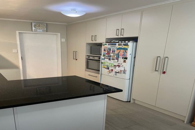 Photo of property in 1/25 Regency Place, Sunnynook, Auckland, 0632