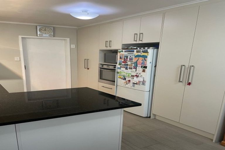 Photo of property in 1/25 Regency Place, Sunnynook, Auckland, 0632