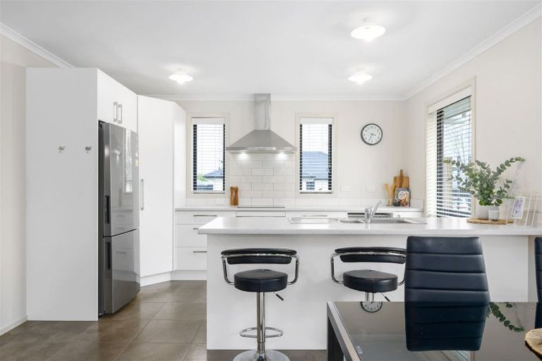 Photo of property in 6 Oderings Place, Huntington, Hamilton, 3210