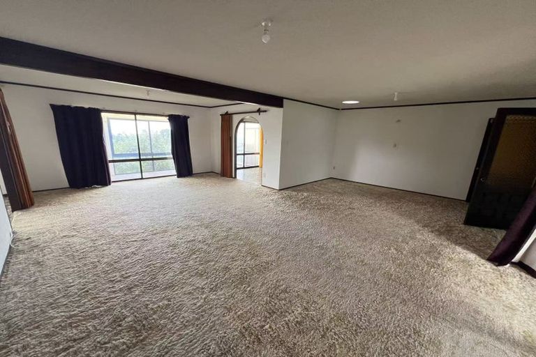 Photo of property in 56 Balmain Road, Chatswood, Auckland, 0626