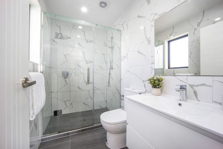 Photo of property in 8a Sharland Avenue, Manurewa, Auckland, 2102