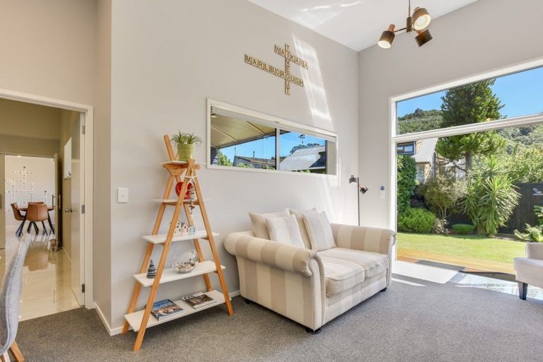 Photo of property in 15 Whitby Close, Waikawa, Picton, 7220