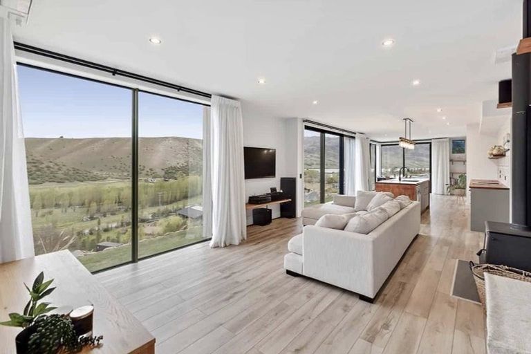 Photo of property in 2 Judare Drive, Lowburn, Cromwell, 9384