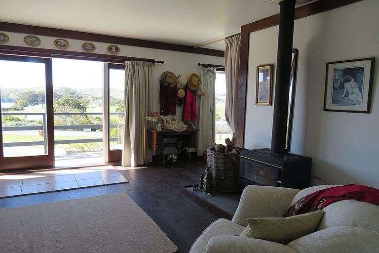 Photo of property in 600 Pahi Road, Pahi, Paparoa, 0571