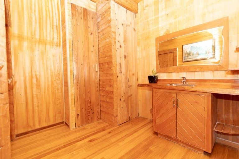 Photo of property in 240 Te Pahu Road, Te Pahu, 3285