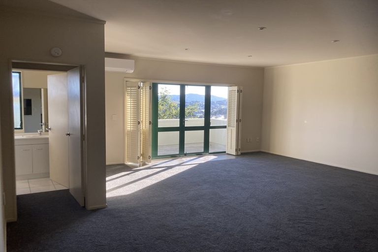 Photo of property in 8 Mitika Way, Strathmore Park, Wellington, 6022