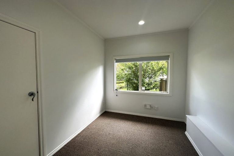 Photo of property in 24 Tyrian Close, Half Moon Bay, Auckland, 2012