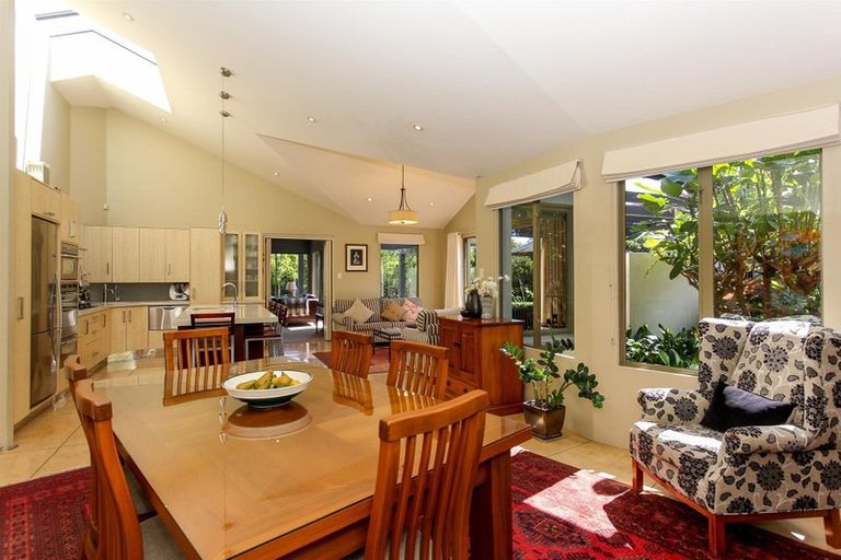 Photo of property in 30 Shelter Grove, Frankleigh Park, New Plymouth, 4310