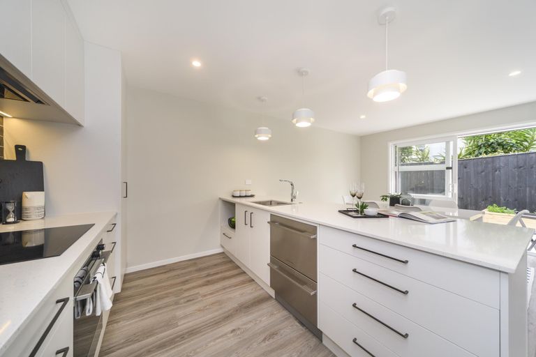 Photo of property in 74 Heretaunga Street, Palmerston North, 4414