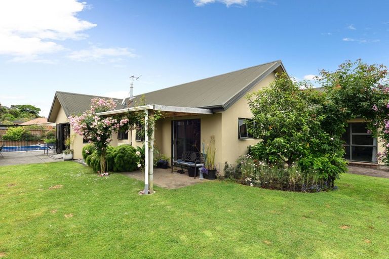 Photo of property in 57 Ayrshire Drive, Grandview Heights, Hamilton, 3200