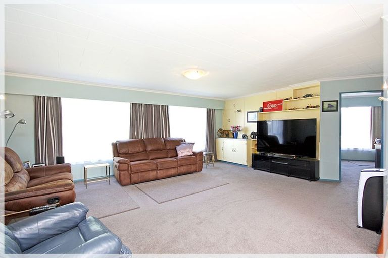 Photo of property in 1071 Queen Street East, Levin, 5510