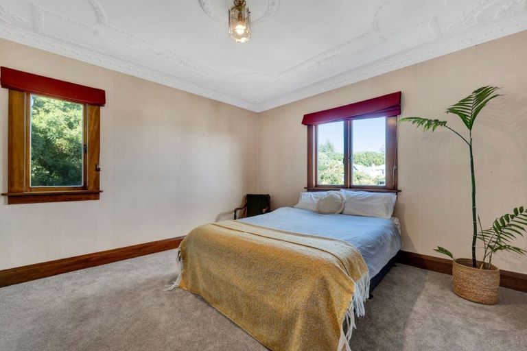 Photo of property in 6 Ridge Lane, New Plymouth, 4310