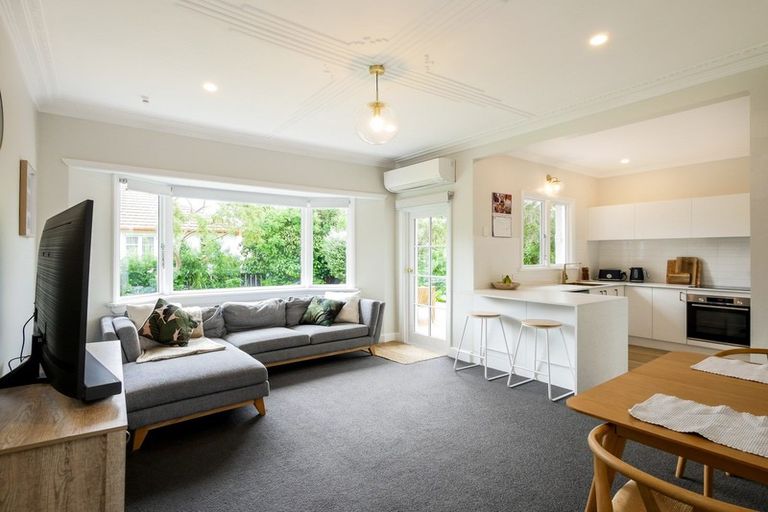 Photo of property in 211a Bay View Road, Saint Clair, Dunedin, 9012