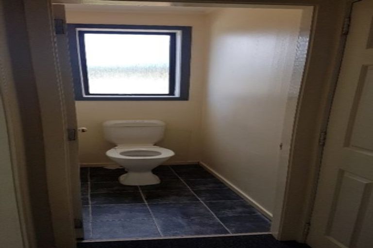 Photo of property in 100 Gibbons Street, Ebdentown, Upper Hutt, 5018