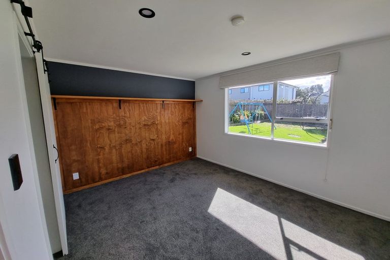 Photo of property in 2/13 Talavera Place, Te Atatu South, Auckland, 0602
