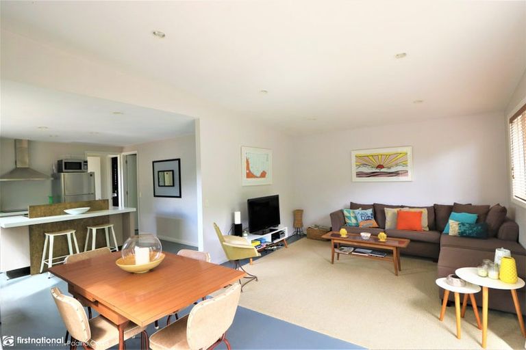 Photo of property in 52 Mako Avenue, Whiritoa, Whangamata, 3691