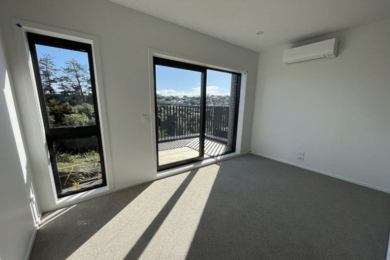 Photo of property in 10/28 Westgate Drive, Westgate, Auckland, 0614