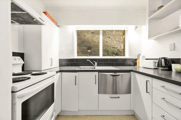 Photo of property in 61d Mortimer Terrace, Brooklyn, Wellington, 6021