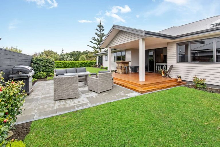 Photo of property in 17 Tirimoana Place, Otamatea, Whanganui, 4501