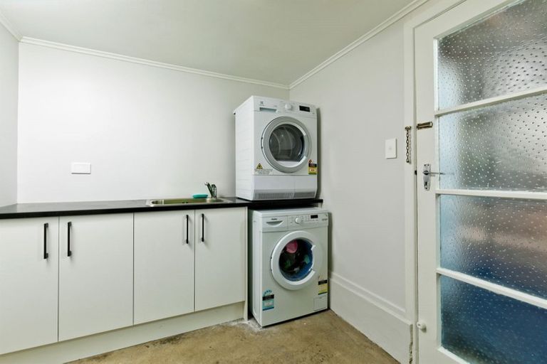 Photo of property in 38 Woodside Road, Massey, Auckland, 0614