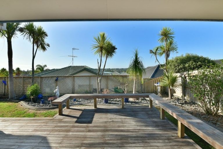 Photo of property in 36 Kath Hopper Drive, Orewa, 0931