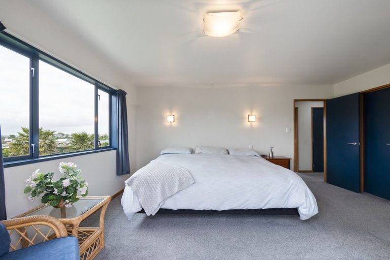 Photo of property in 55 Royal Oak Drive, Kelvin Grove, Palmerston North, 4414