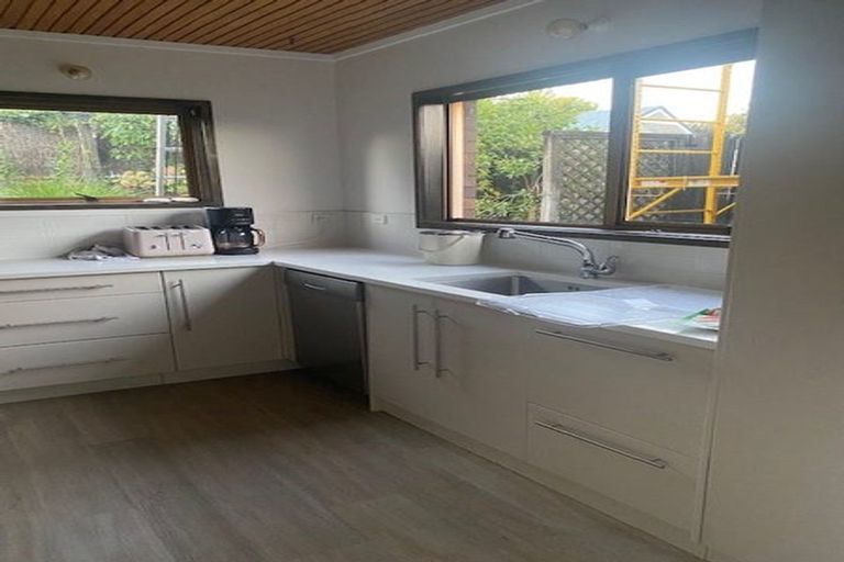 Photo of property in 1/63a Norwood Road, Bayswater, Auckland, 0622