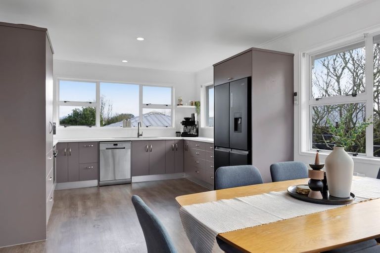 Photo of property in 289 High Street, Eltham, 4322