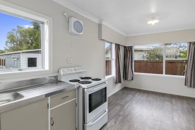 Photo of property in 6 Fox Street, Levin, 5510